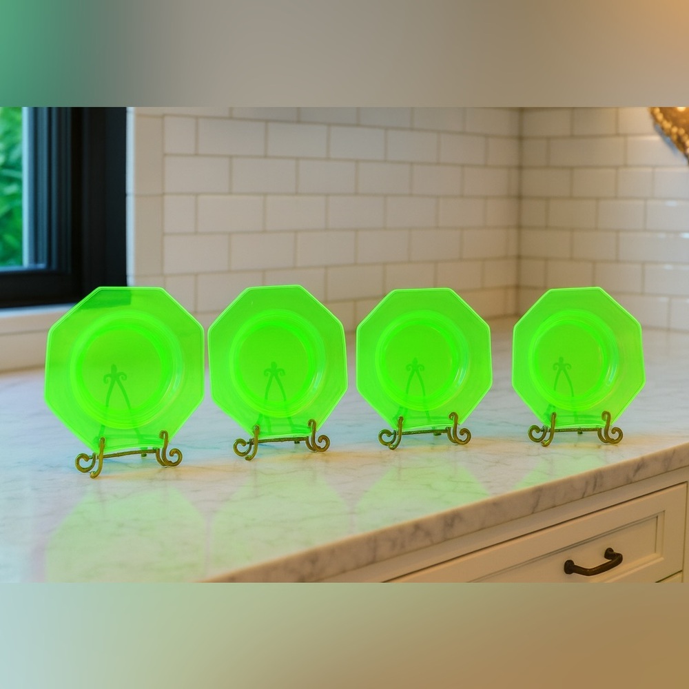Vintage uranium glass plates set of four
